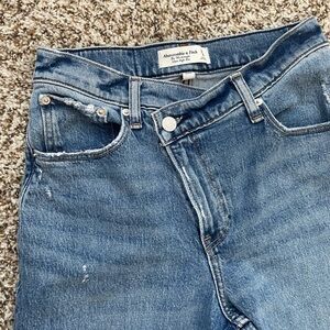 Curve Love 90’s Straight Jean Abercrombie